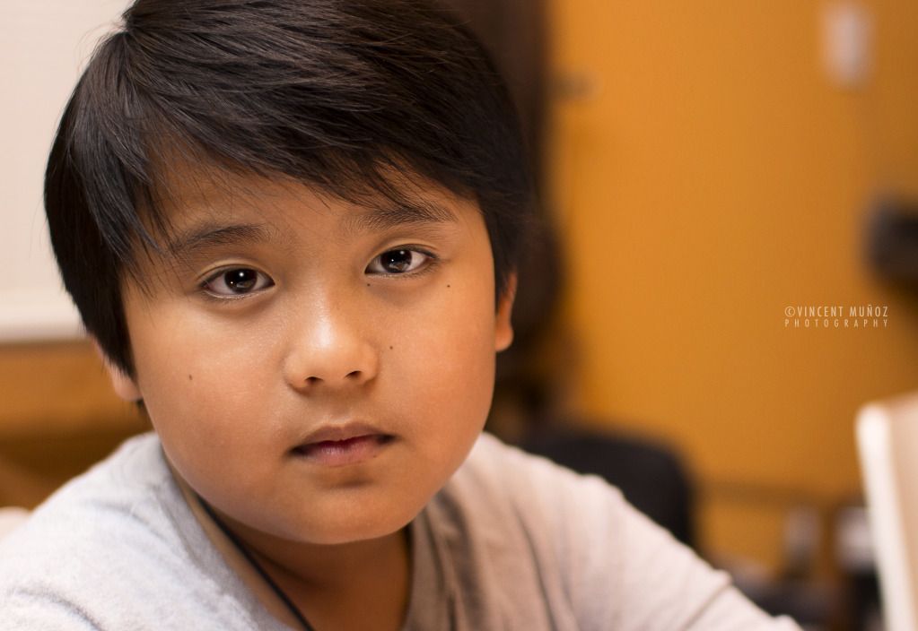 IMAGE: http://i1080.photobucket.com/albums/j325/vinmunoz/zekeprofile-1.jpg