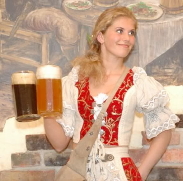 beer_house_lederhosen_hot_girls_babes_sexy_oktoberfest_octoberfest_beer-588x583.jpg