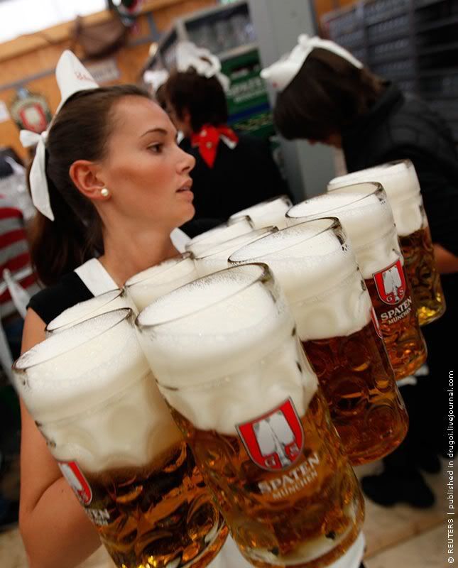 oktoberfest_girls_2009_08.jpg