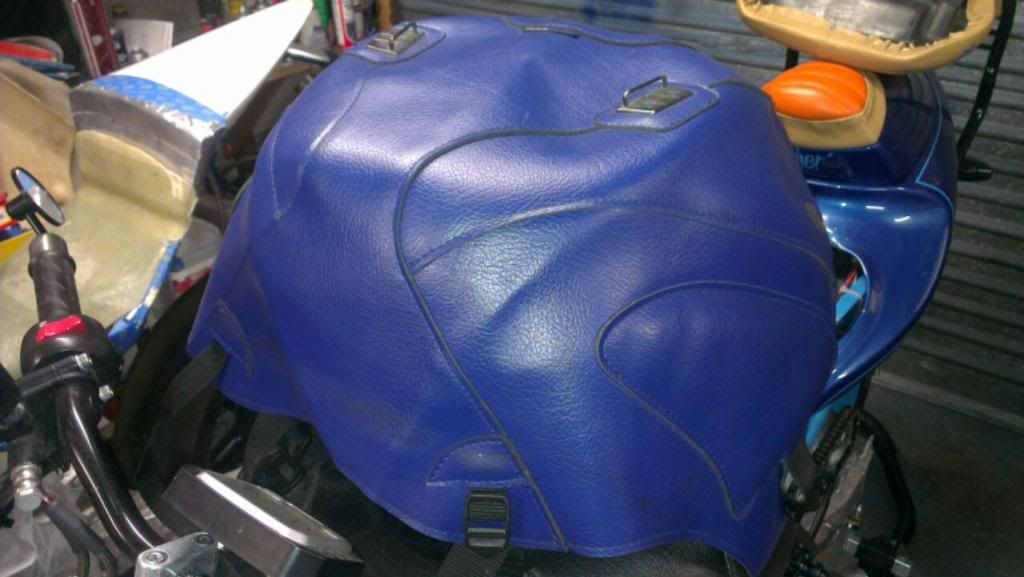 Vfr800 bagster tank cover