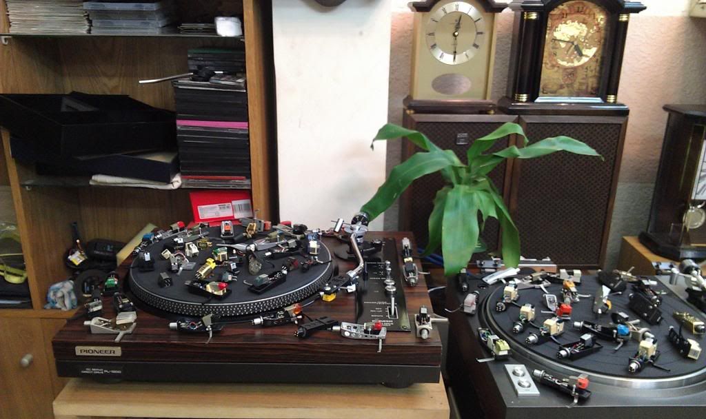 Mâm đĩa than , kim , máng ...Đồng hồ treo tường , để bàn  Japan   Vintage...Độc Đẹp c - 26